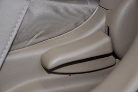 2011款别克凯越1.6LX-AT