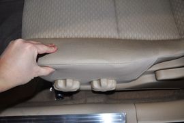2011款别克凯越1.6LX-AT