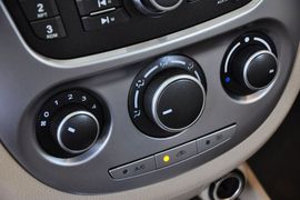 2011款别克凯越1.6LX-AT