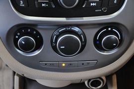2011款别克凯越1.6LX-AT