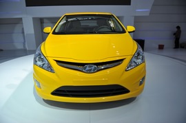 北京现代瑞纳两厢