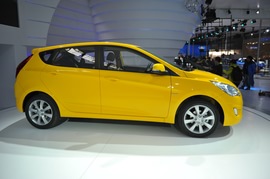 北京现代瑞纳两厢