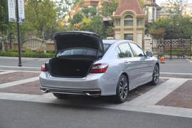 2016款广汽本田雅阁2.0L