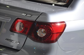 2011款天津一汽威志三厢