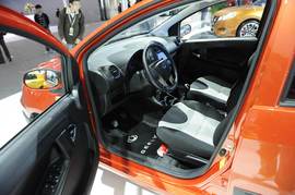 全球鹰GX2车展实拍