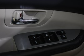 比亚迪S6车展实拍