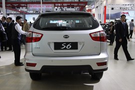 比亚迪S6车展实拍