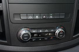 2016款奔驰威霆2.0T商务版