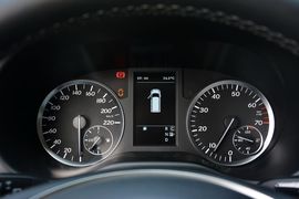 2016款奔驰威霆2.0T商务版