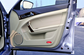 广汽传祺2.0L手动舒适版到店实拍
