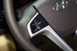 北京现代瑞纳两厢实拍