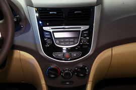 北京现代瑞纳两厢实拍