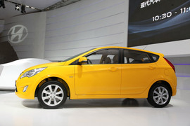 北京现代瑞纳两厢实拍