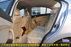 广汽传祺2.0L手动精英版到店实拍