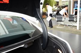 2016款奔驰E200轿跑车灵动版