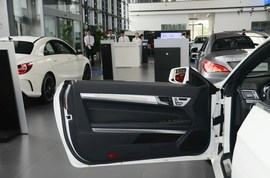 2016款奔驰E200轿跑车灵动版