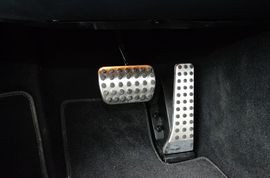 2016款奔驰E200轿跑车灵动版