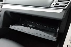 2016款奔驰E200轿跑车灵动版