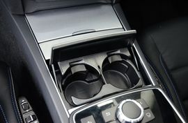 2016款奔驰E200轿跑车灵动版