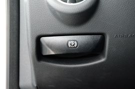 2016款奔驰E200轿跑车灵动版