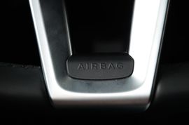 2016款奔驰E200轿跑车灵动版