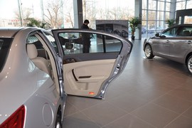 2011款广汽传祺2.0L手动精英版