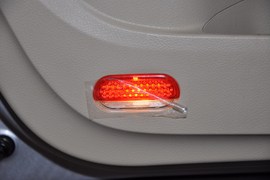 2011款广汽传祺2.0L手动精英版