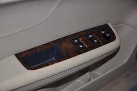 2011款广汽传祺2.0L手动精英版