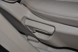 2011款广汽传祺2.0L手动精英版