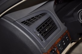 2011款广汽传祺2.0L手动精英版