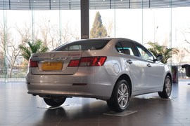 2011款广汽传祺2.0L手动精英版