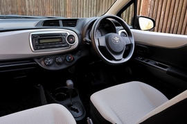 新一代丰田雅力士海外实拍