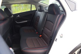 2017款海马福美来1.6L