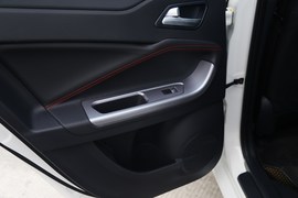 2017款海马福美来1.6L