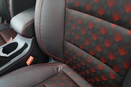 2017款海马福美来1.6L