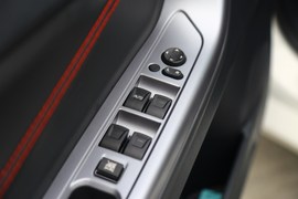 2017款海马福美来1.6L