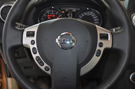 2011款日产逍客2.0XV龙