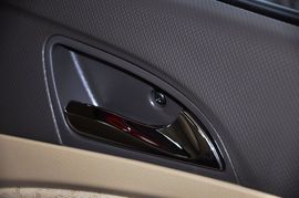 2011款北京现代瑞纳两厢1.4L自动豪华型