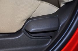 2011款北京现代瑞纳两厢1.4L自动豪华型