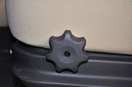 2011款北京现代瑞纳两厢1.4L自动豪华型