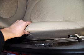 2011款北京现代瑞纳两厢1.4L自动豪华型