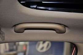 2011款北京现代瑞纳两厢1.4L自动豪华型