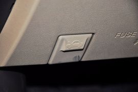 2011款北京现代瑞纳两厢1.4L自动豪华型