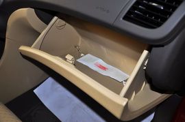 2011款北京现代瑞纳两厢1.4L自动豪华型