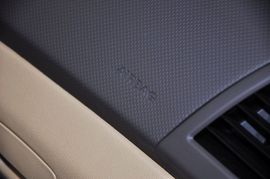 2011款北京现代瑞纳两厢1.4L自动豪华型