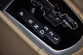 2011款北京现代瑞纳两厢1.4L自动豪华型