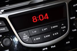 2011款北京现代瑞纳两厢1.4L自动豪华型