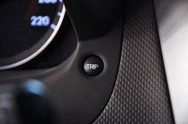 2011款北京现代瑞纳两厢1.4L自动豪华型