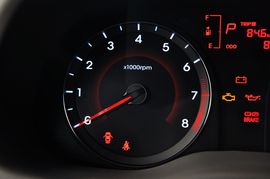 2011款北京现代瑞纳两厢1.4L自动豪华型