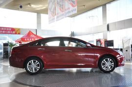 2011款北京现代索纳塔八2.4L